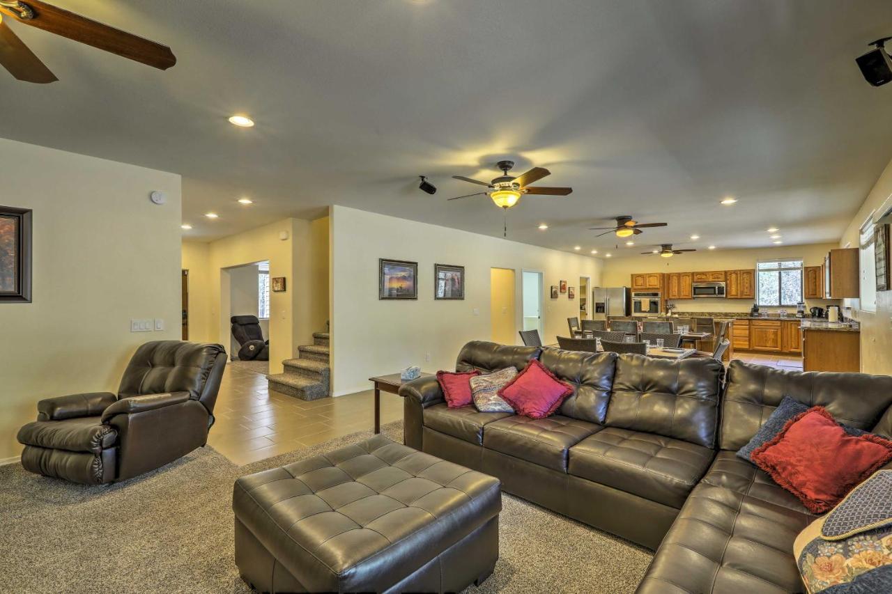 Spacious Pinetop-Lakeside Home With Hot Tub And Grill! Exterior photo