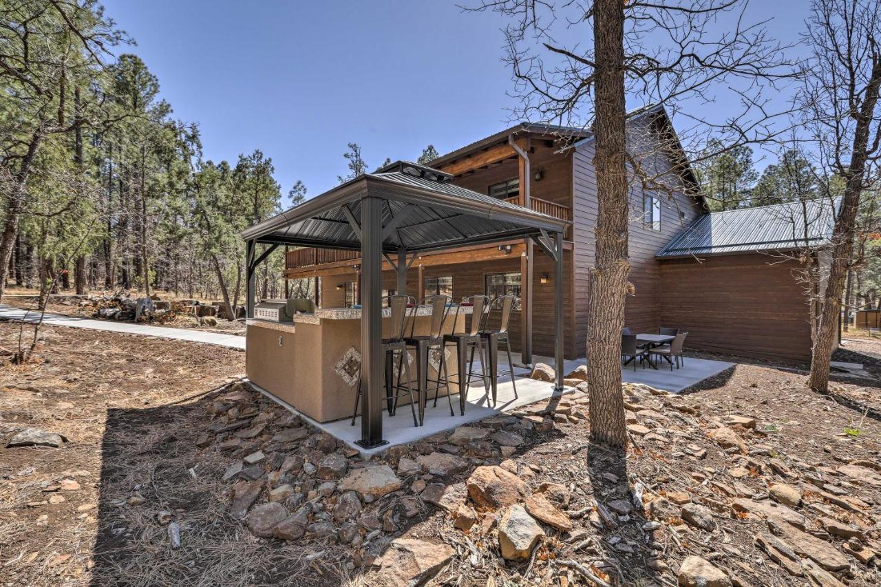 Spacious Pinetop-Lakeside Home With Hot Tub And Grill! Exterior photo