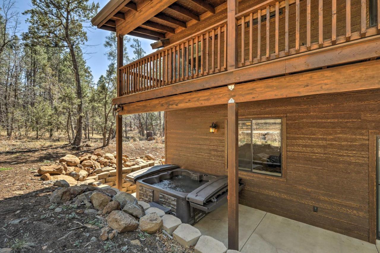 Spacious Pinetop-Lakeside Home With Hot Tub And Grill! Exterior photo