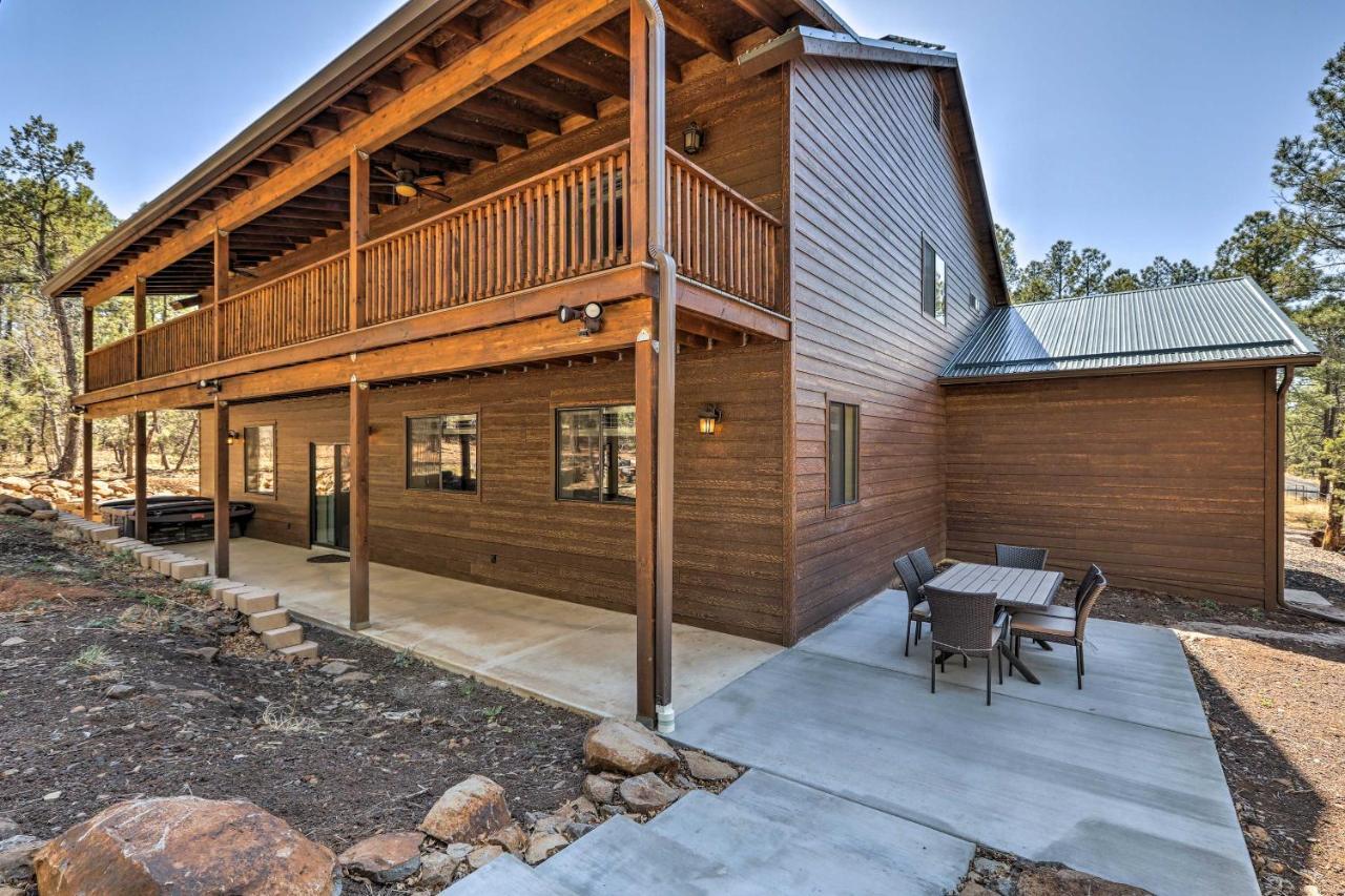 Spacious Pinetop-Lakeside Home With Hot Tub And Grill! Exterior photo